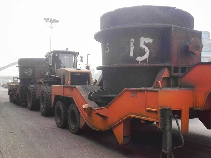 Natunaw na Bakal na Sandok na Kotse